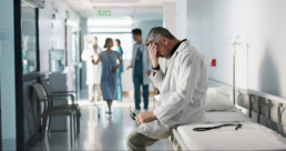 Burnout bei Ärzten: Wie Zeitarbeit zur mentalen Entlastung beitragen kann